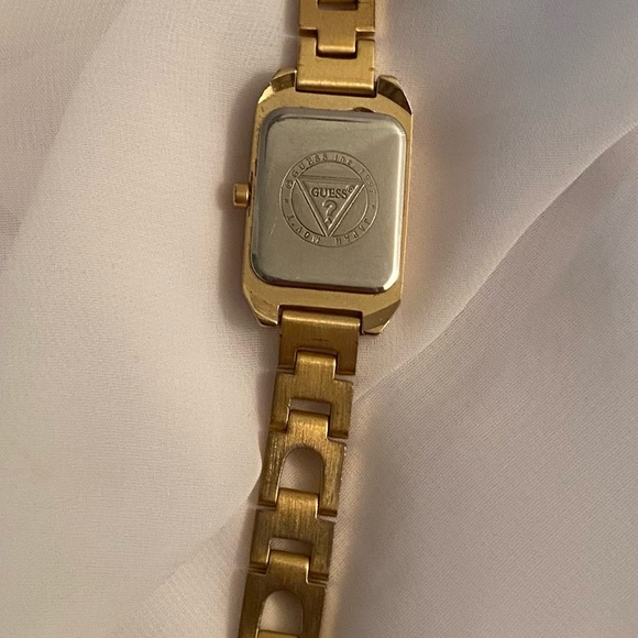 Guess | Gold watch - Picture 13 of 14